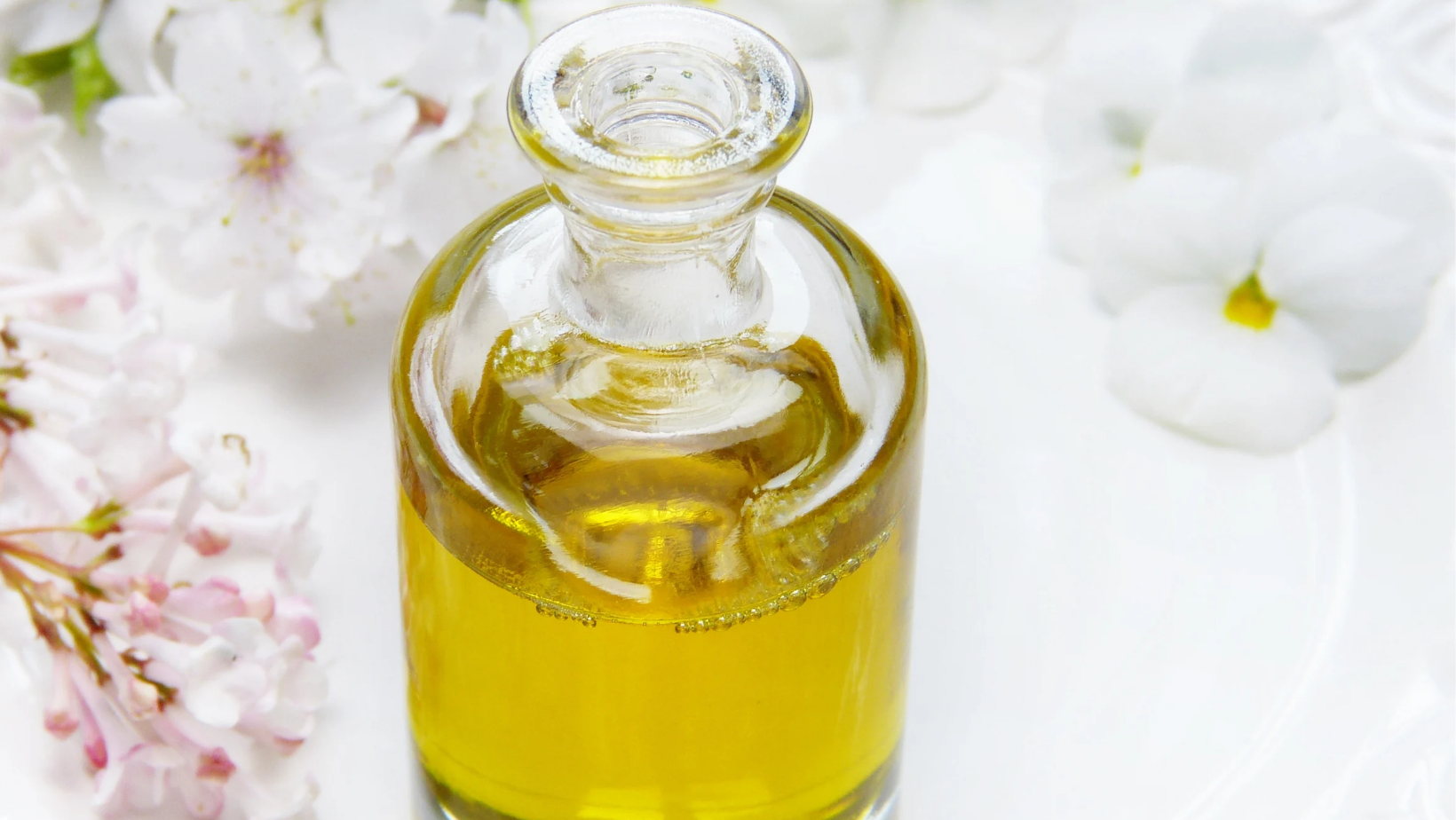 Os cuidados ao usar óleos essenciais: práticas inadequadas a evitar